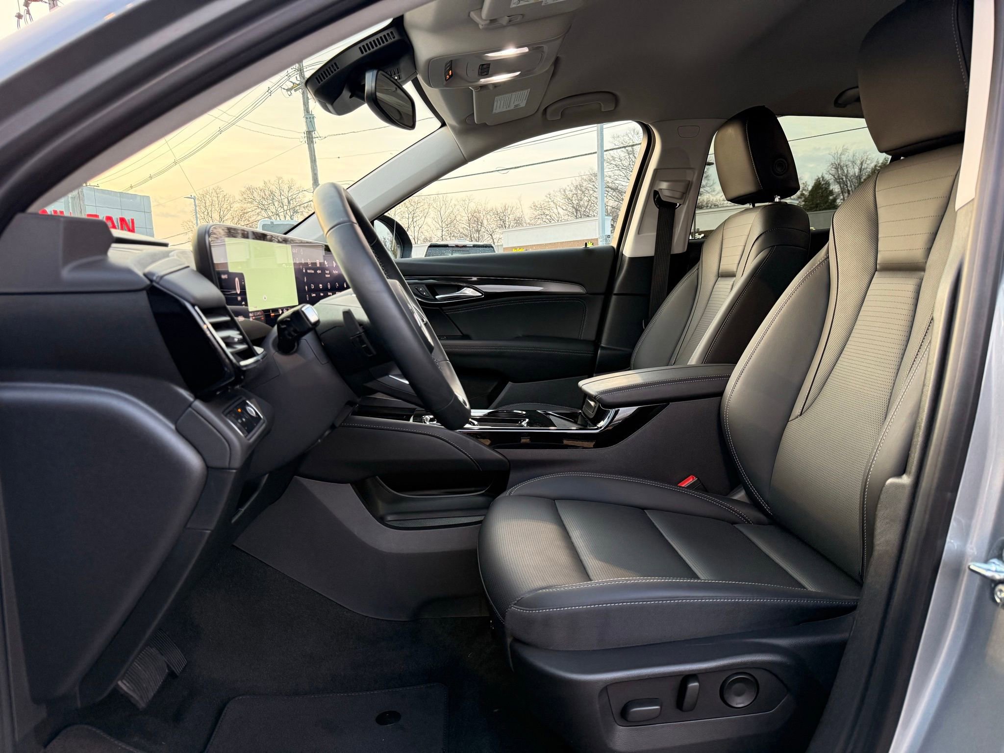 Used 2025 Buick Envision Preferred image 37