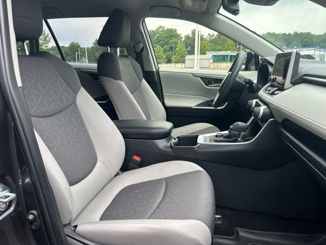 Certified 2025 Toyota RAV4 XLE AWD/4WD image 31
