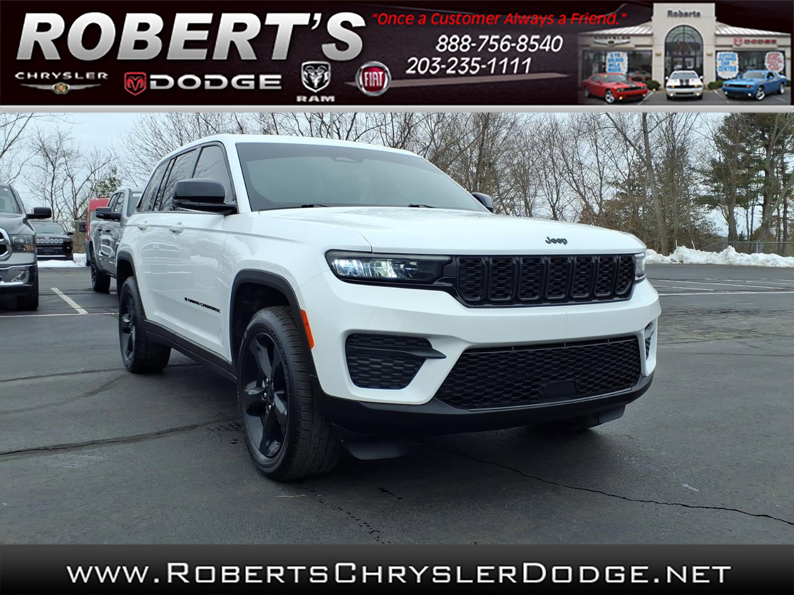 Certified 2023 Jeep Grand Cherokee Altitude image 1