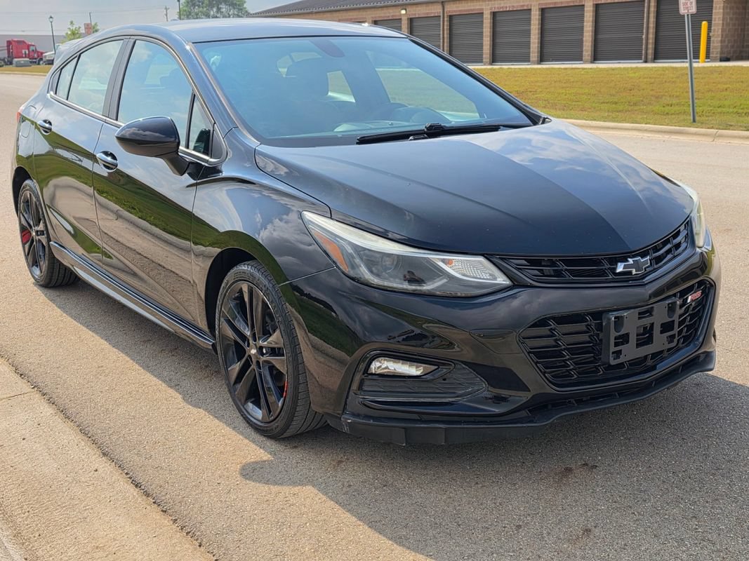 Used 2018 Chevrolet Cruze LT w/ Redline Edition FWD image 3
