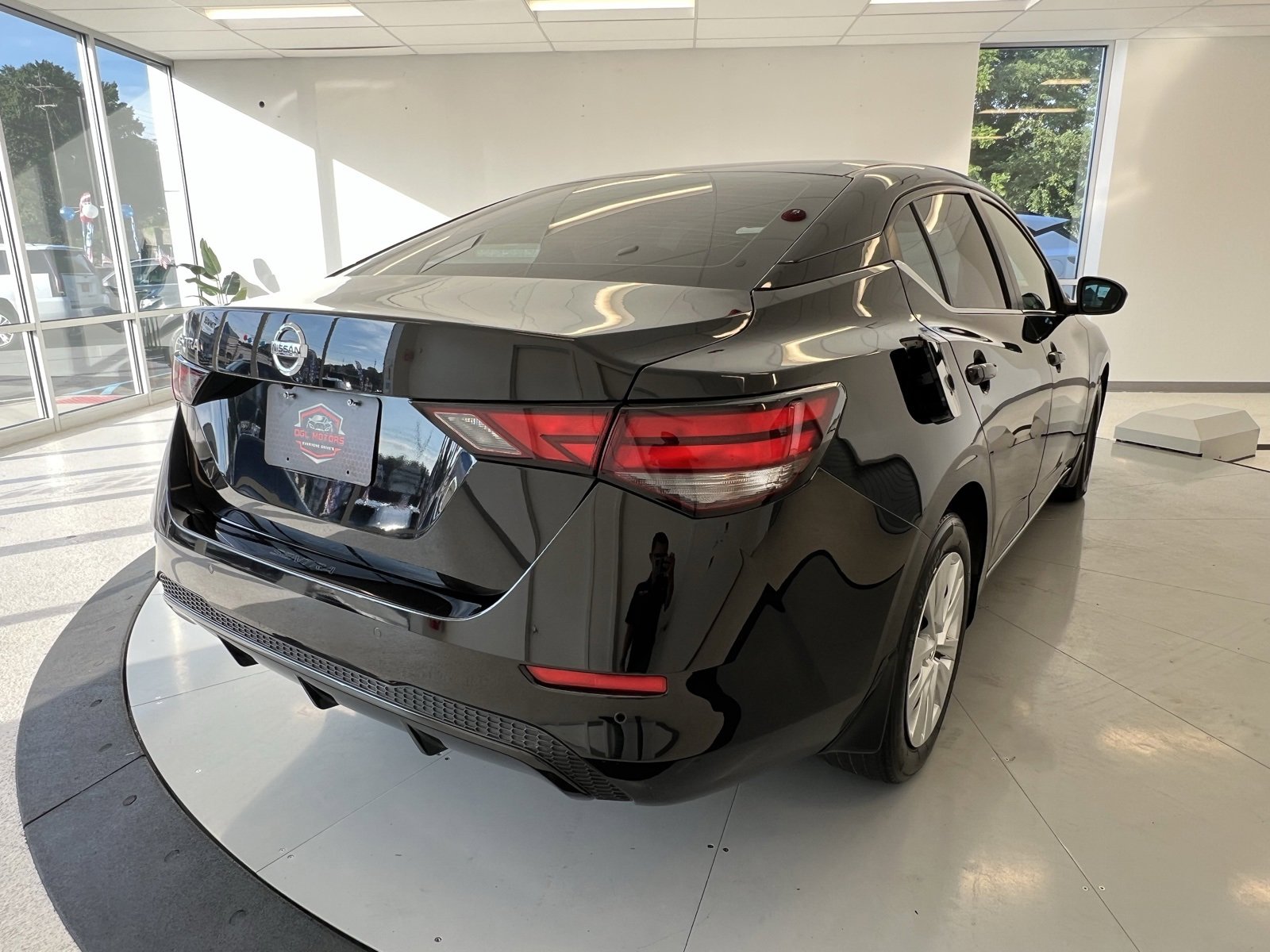 Used 2023 Nissan Sentra S w/ Trunk Package image 4