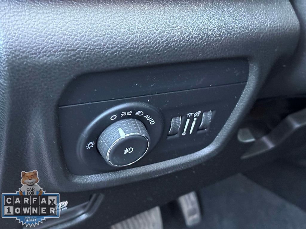 Used 2023 Jeep Grand Cherokee L Limited w/ Black Appearance Package AWD/4WD image 21