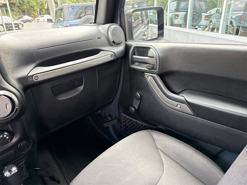 Used 2017 Jeep Wrangler Unlimited Sport w/ Connectivity Group image 17