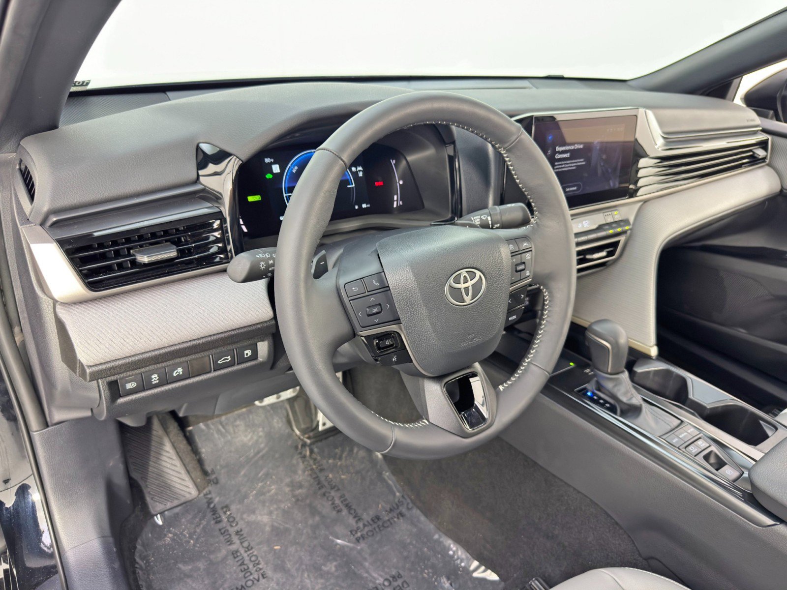 Used 2025 Toyota Camry SE w/ Convenience Package image 13