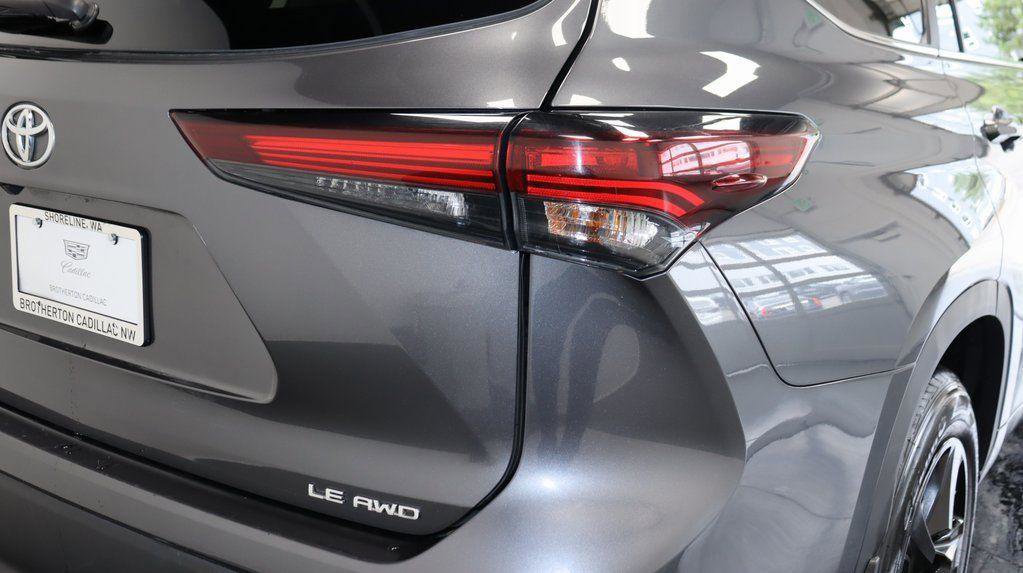 Used 2024 Toyota Highlander LE image 12