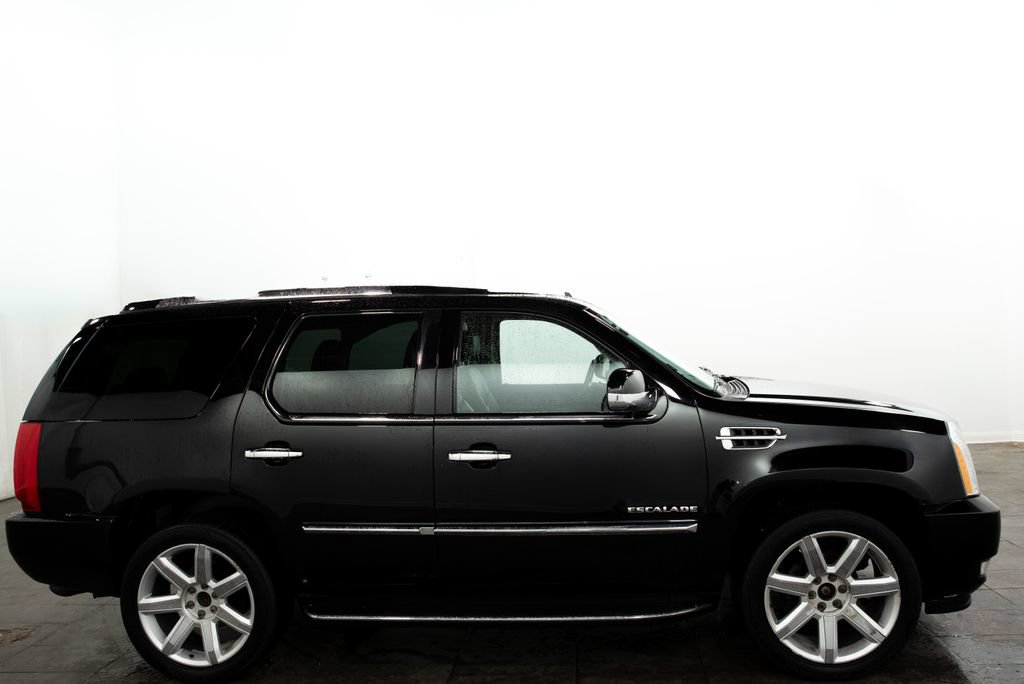 Used 2014 Cadillac Escalade Luxury AWD/4WD image 17
