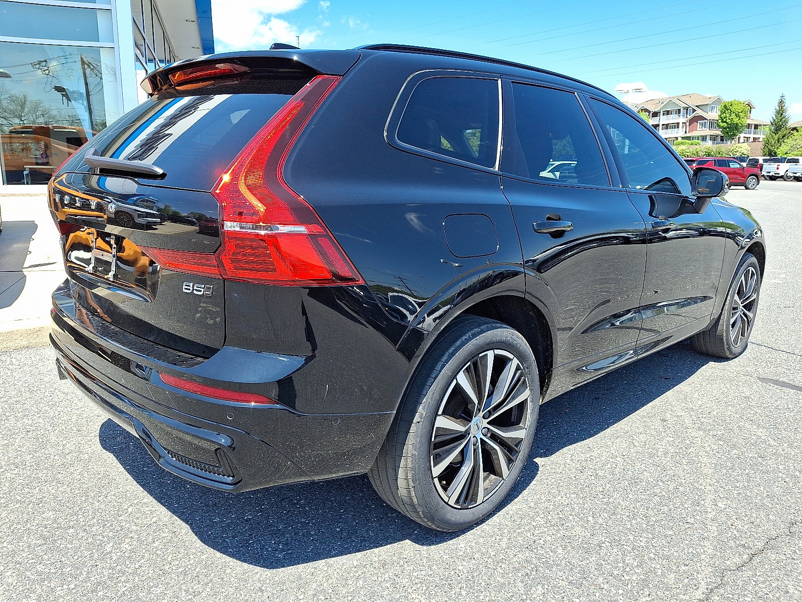 Used 2023 Volvo XC60 B5 Plus w/ Climate Package AWD/4WD image 7