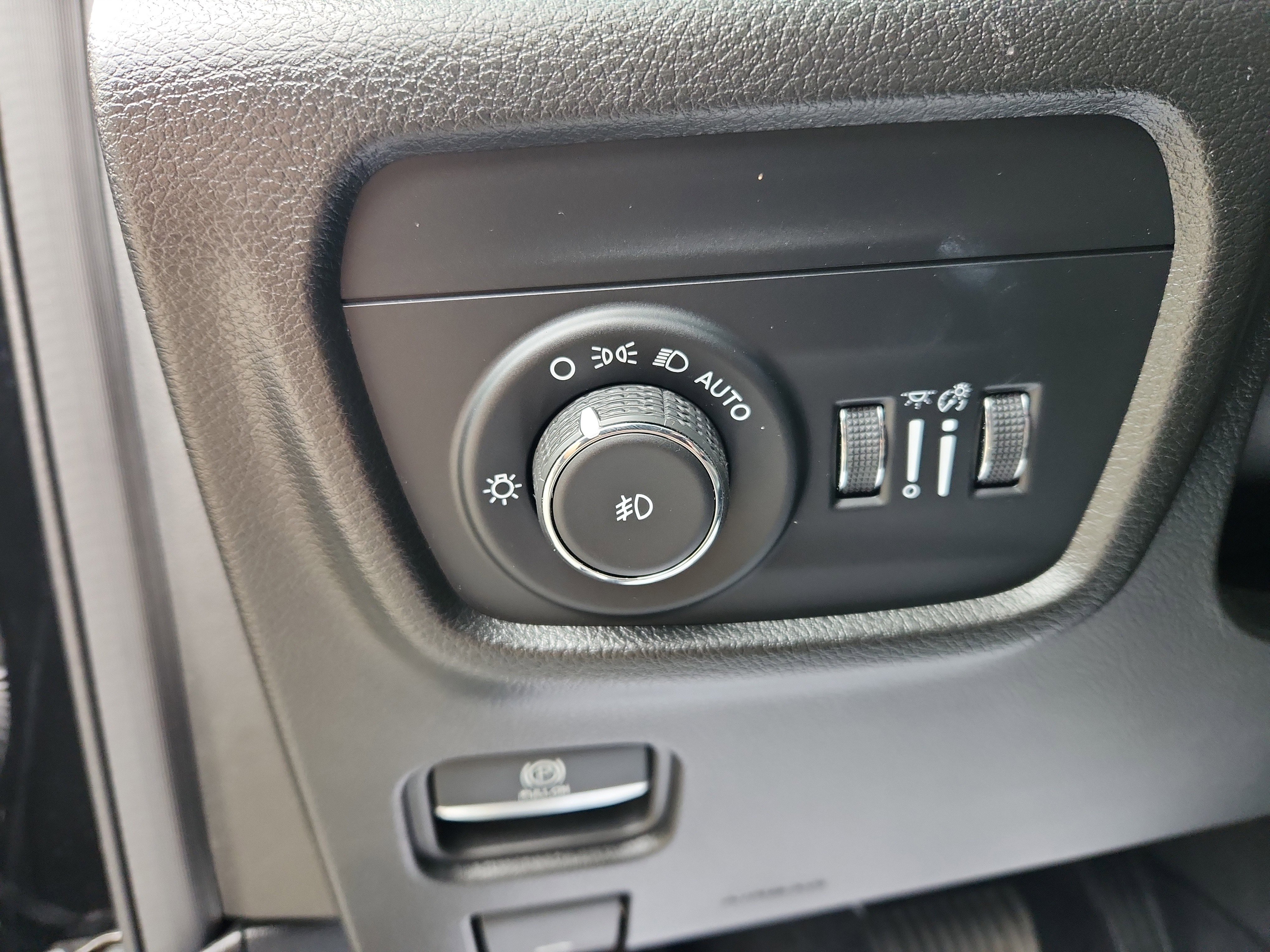 Used 2022 Jeep Grand Cherokee Summit w/ Adv Protech Group IV image 30