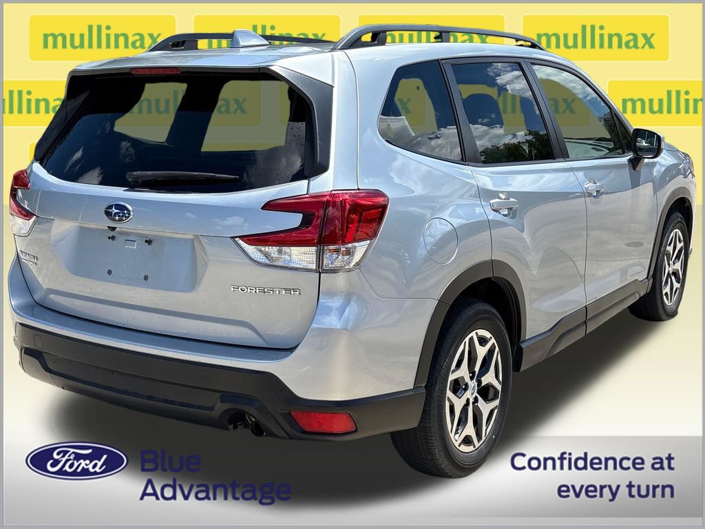 Used 2023 Subaru Forester Premium AWD/4WD image 4