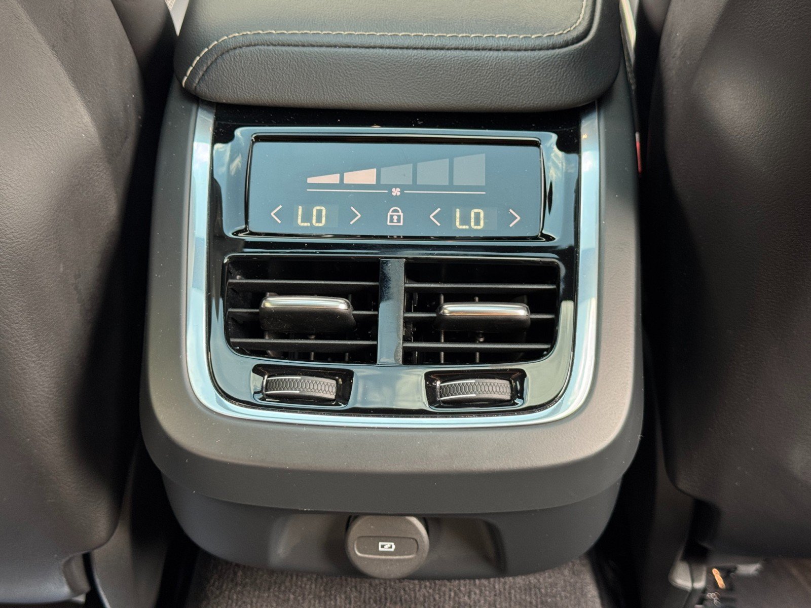 Used 2022 Volvo S60 B5 R-Design w/ Climate Package FWD image 34