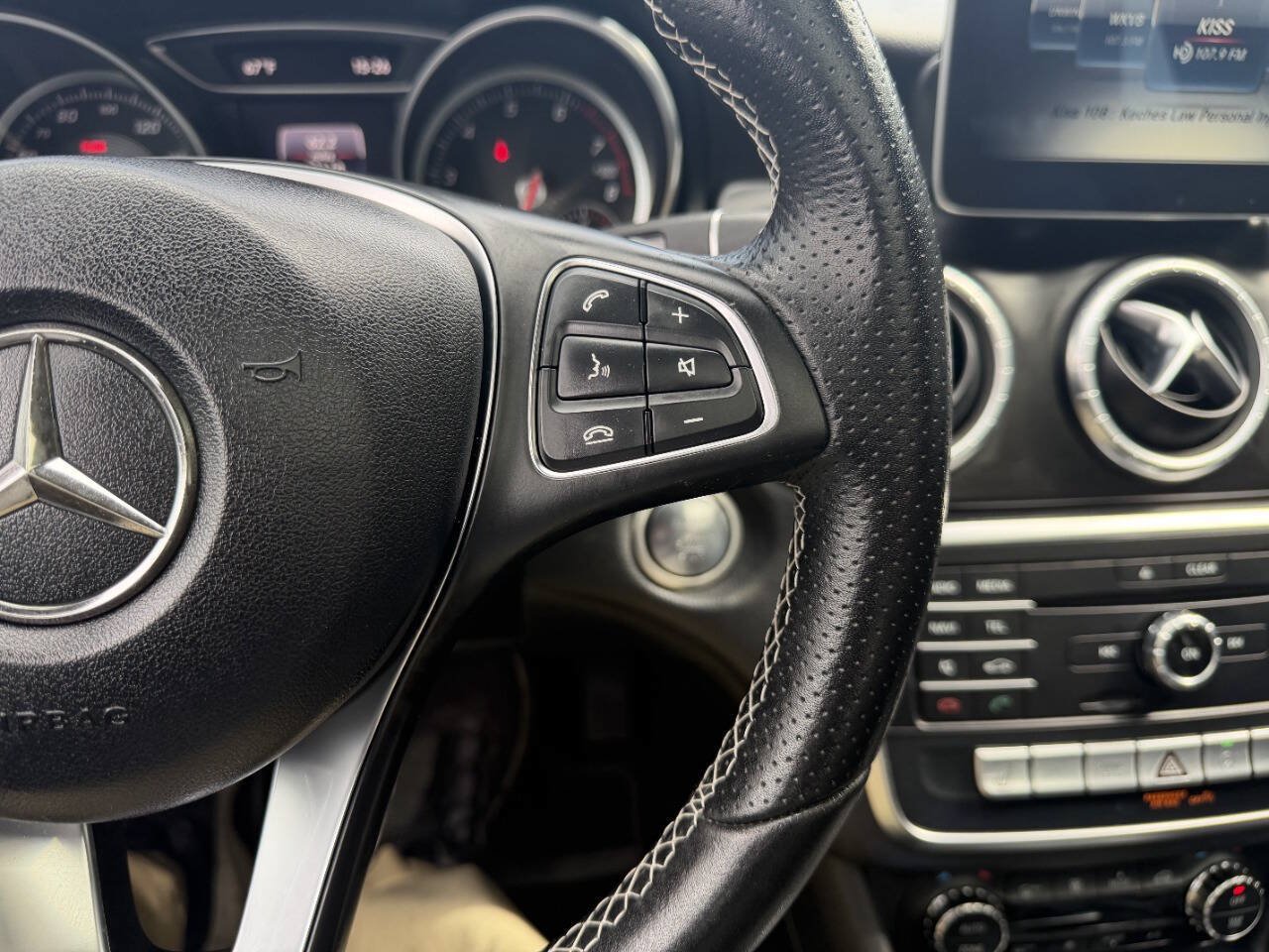 Used 2018 Mercedes-Benz CLA 250 4MATIC image 29
