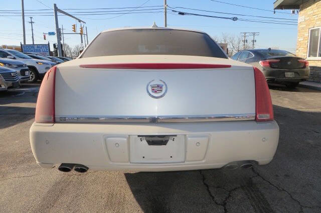 Used 2010 Cadillac DTS Luxury image 25