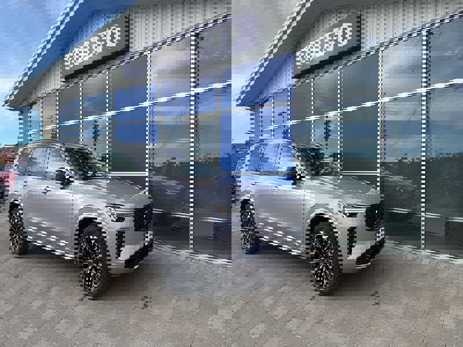 New 2026 Volvo XC90 B6 Ultra w/ Protection Package