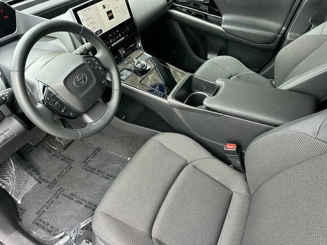 Used 2024 Toyota bZ4X FWD image 10