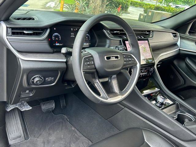 Certified 2024 Jeep Grand Cherokee Limited w/ Black Appearance Package image 46