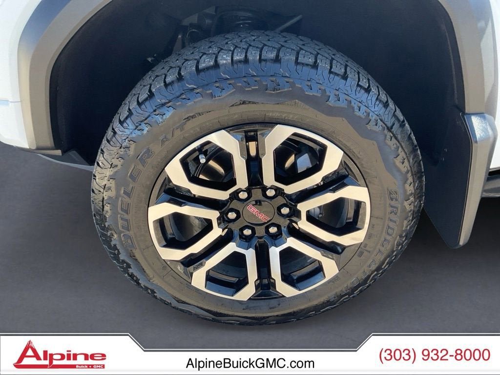 Certified 2025 GMC Canyon AT4 w/ Nightfall Edition AWD/4WD image 14