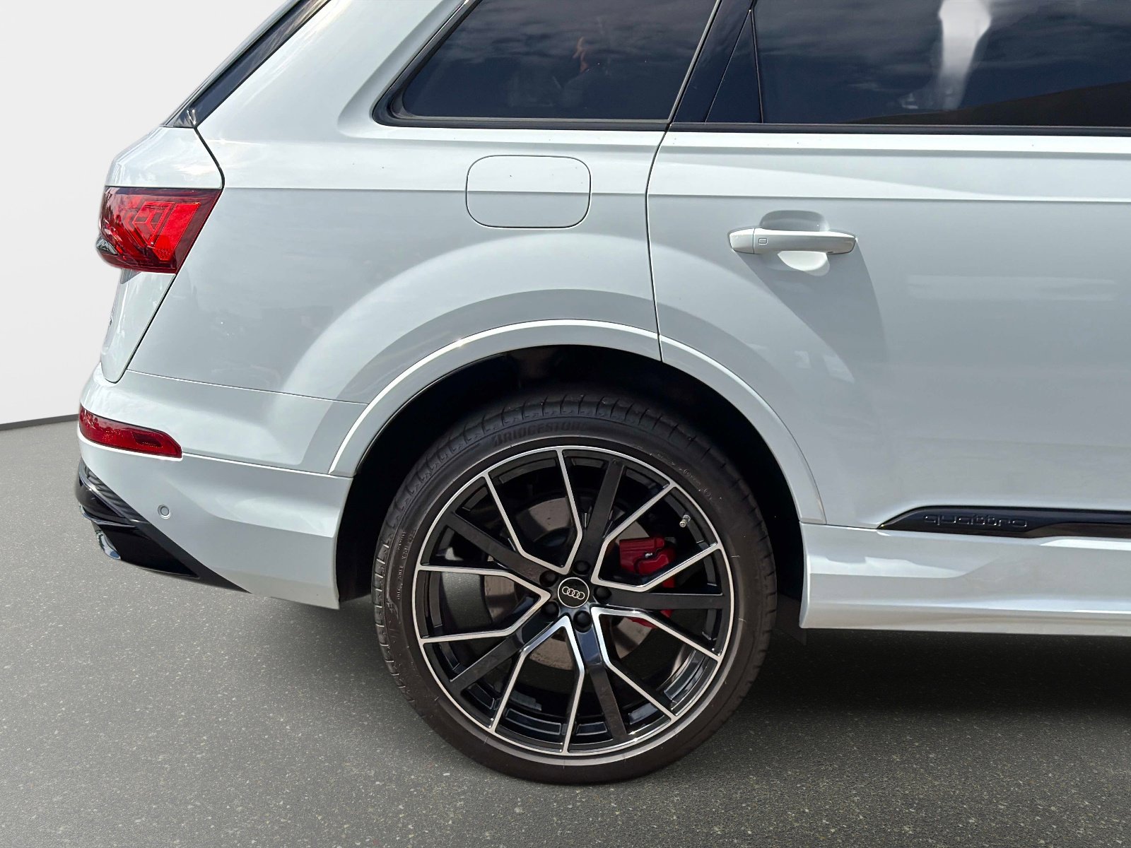 Used 2024 Audi Q7 3.0T Prestige image 14