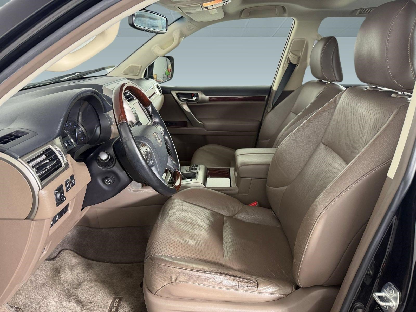 Used 2018 Lexus GX 460 Premium w/ Premium Package AWD/4WD image 5
