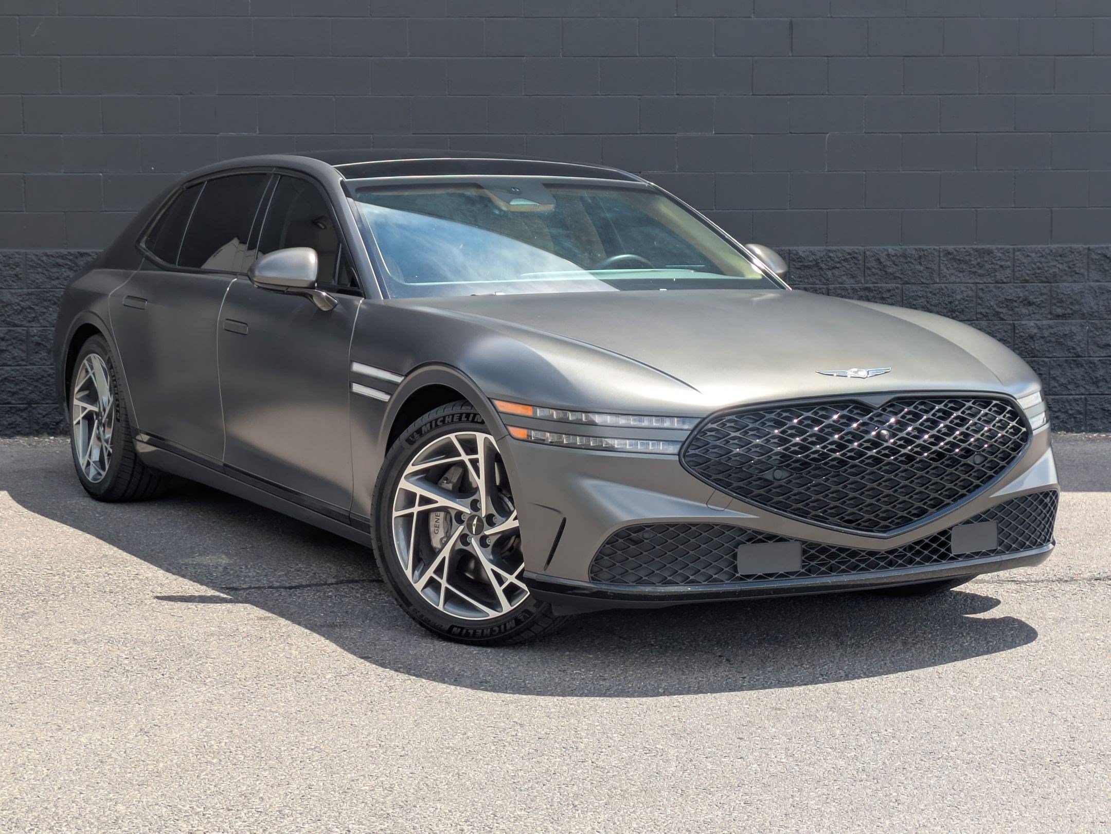 Used 2023 Genesis G90 3.5T AWD/4WD image 3