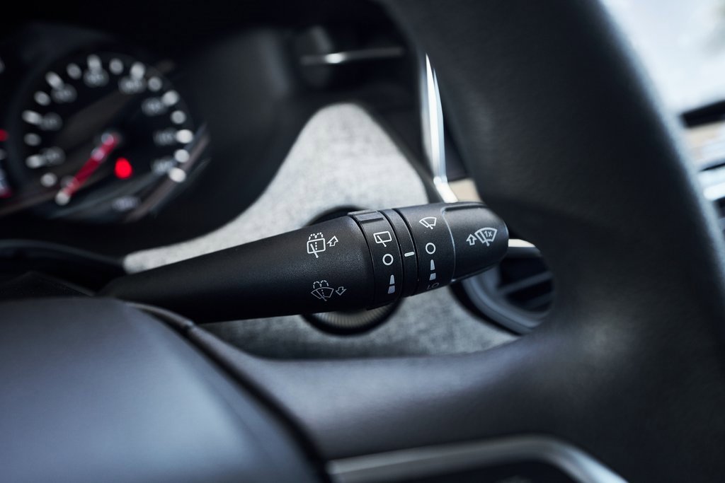 Used 2023 Jeep Compass Sport image 39