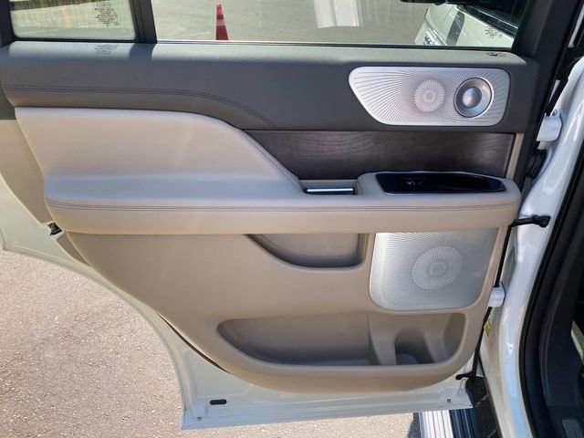 Used 2024 Lincoln Navigator Reserve AWD/4WD image 10