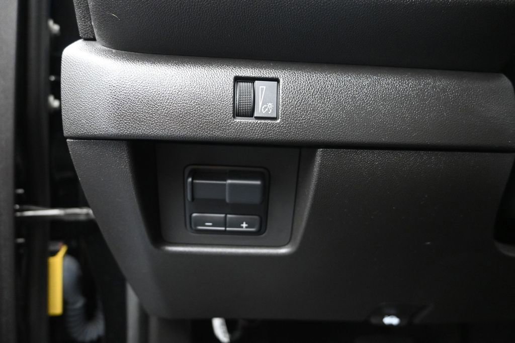 Used 2024 Chevrolet Colorado Trail Boss w/ Advanced Trailering Package AWD/4WD image 11