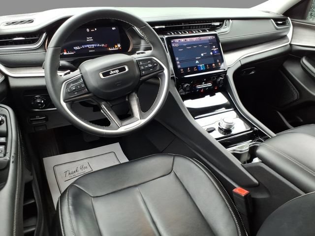 Used 2023 Jeep Grand Cherokee Limited AWD/4WD image 6