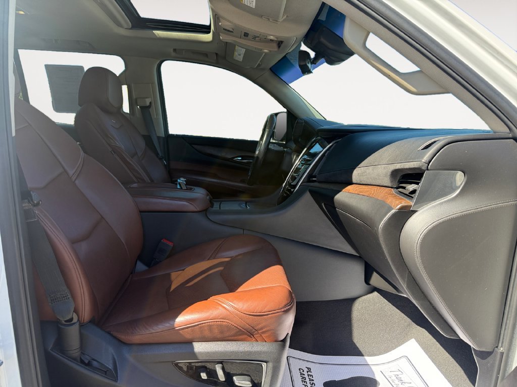 Used 2020 Cadillac Escalade Luxury RWD image 15