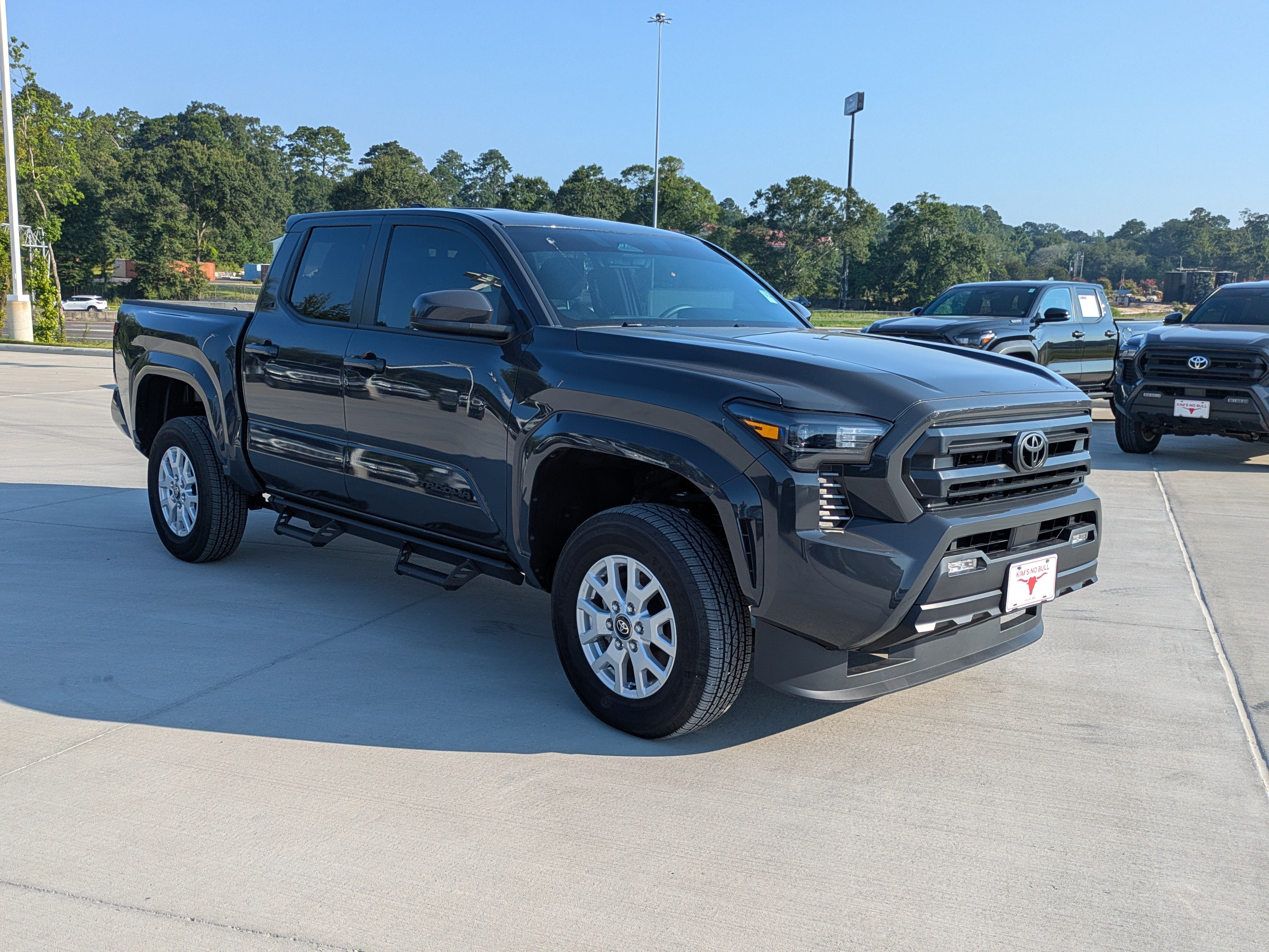 Certified 2025 Toyota Tacoma SR5 AWD/4WD image 7