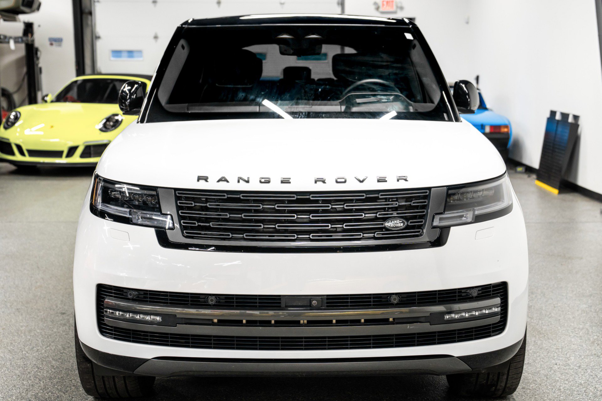 Used 2024 Land Rover Range Rover Autobiography image 4