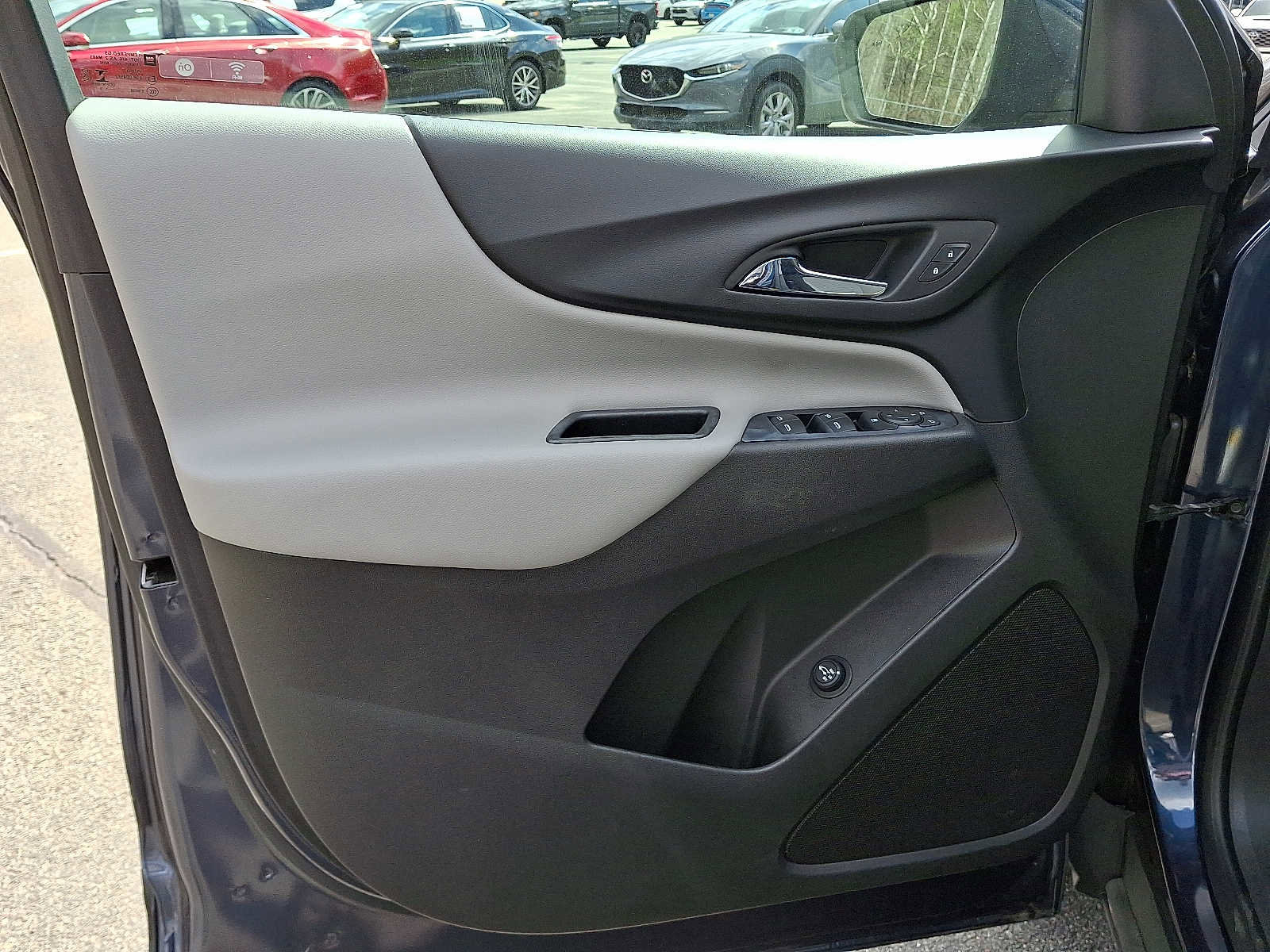 Used 2019 Chevrolet Equinox LT AWD/4WD image 12