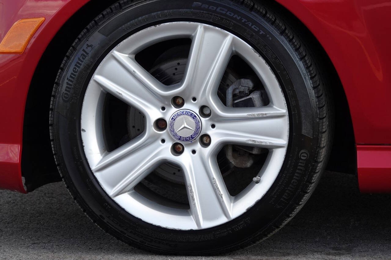 Used 2010 Mercedes-Benz C 300 Sedan image 37