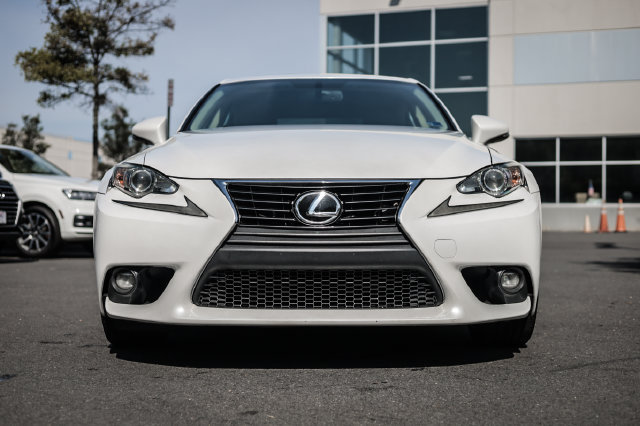 Used 2016 Lexus IS 200t RWD image 6
