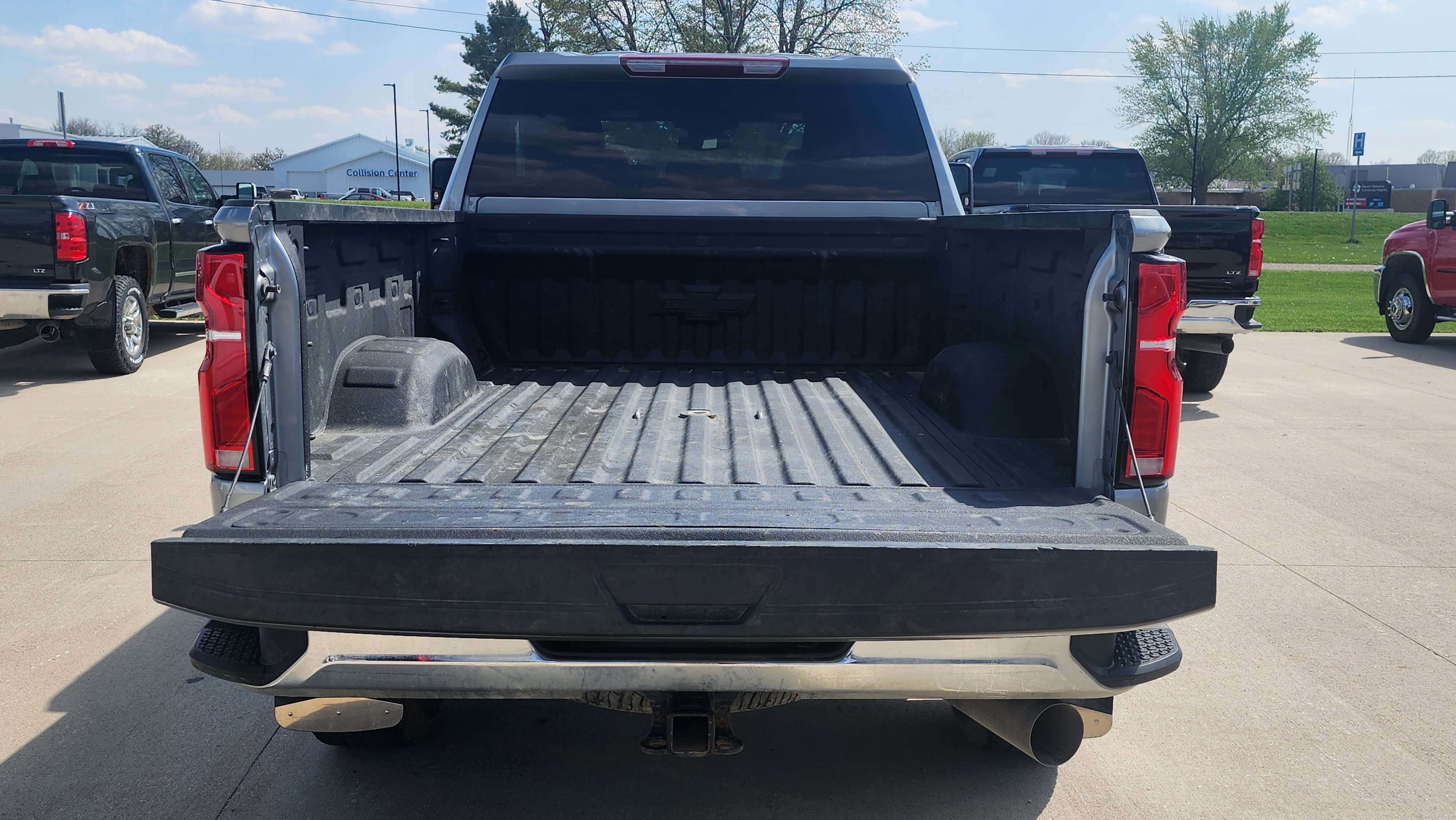 Used 2025 Chevrolet Silverado 2500 LTZ AWD/4WD image 7