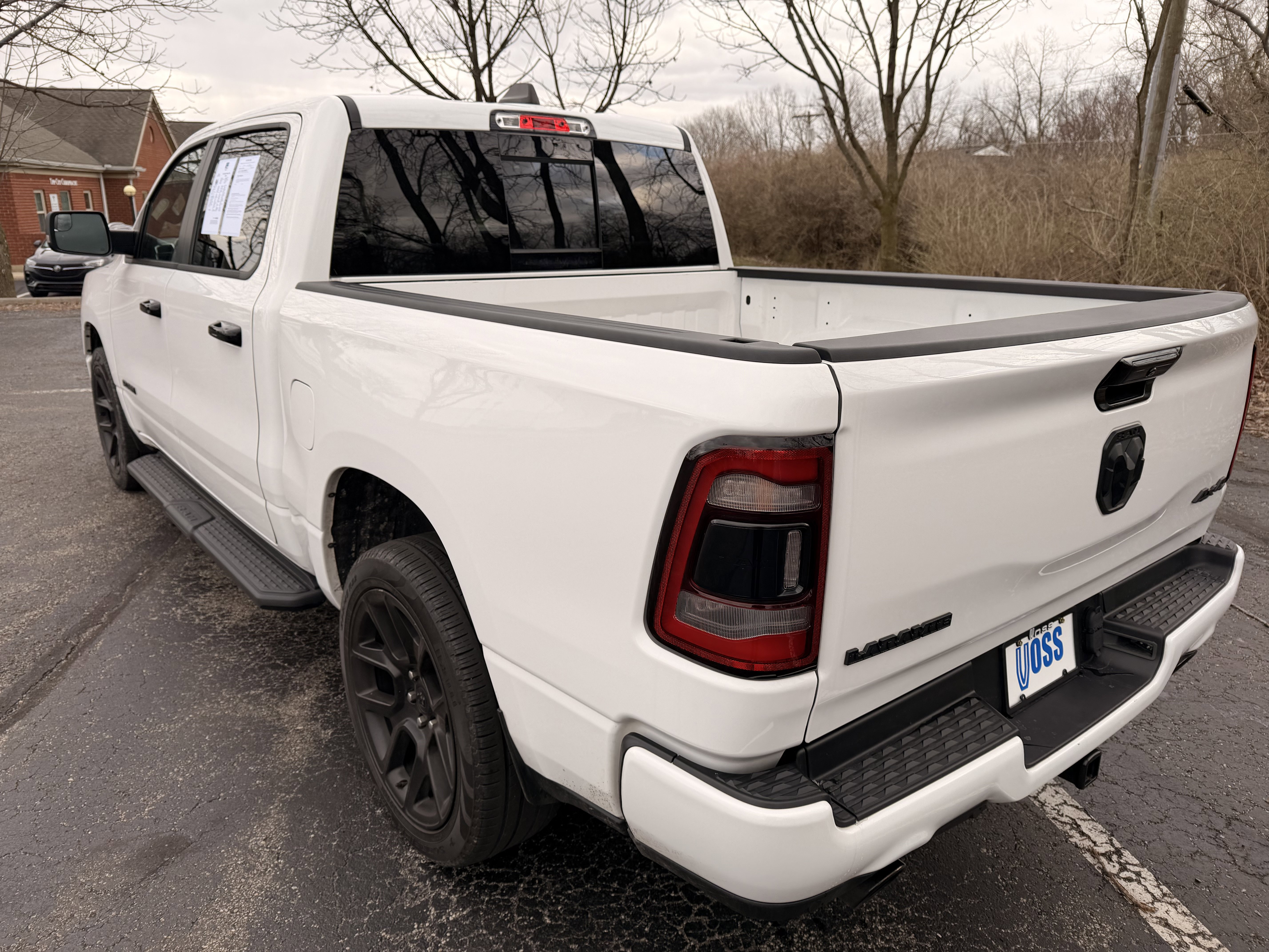 Used 2023 RAM 1500 Laramie AWD/4WD image 5