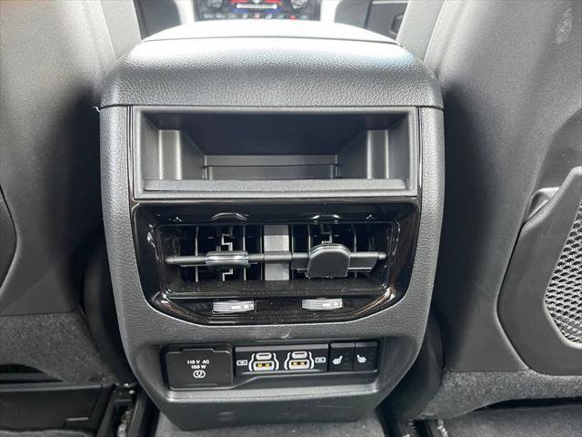 Certified 2025 Jeep Grand Cherokee Limited w/ Luxury Tech Group II AWD/4WD image 45
