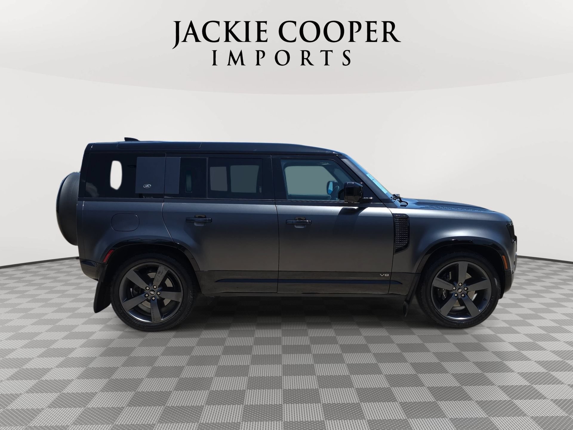 Used 2023 Land Rover Defender 110 V8 AWD/4WD image 4