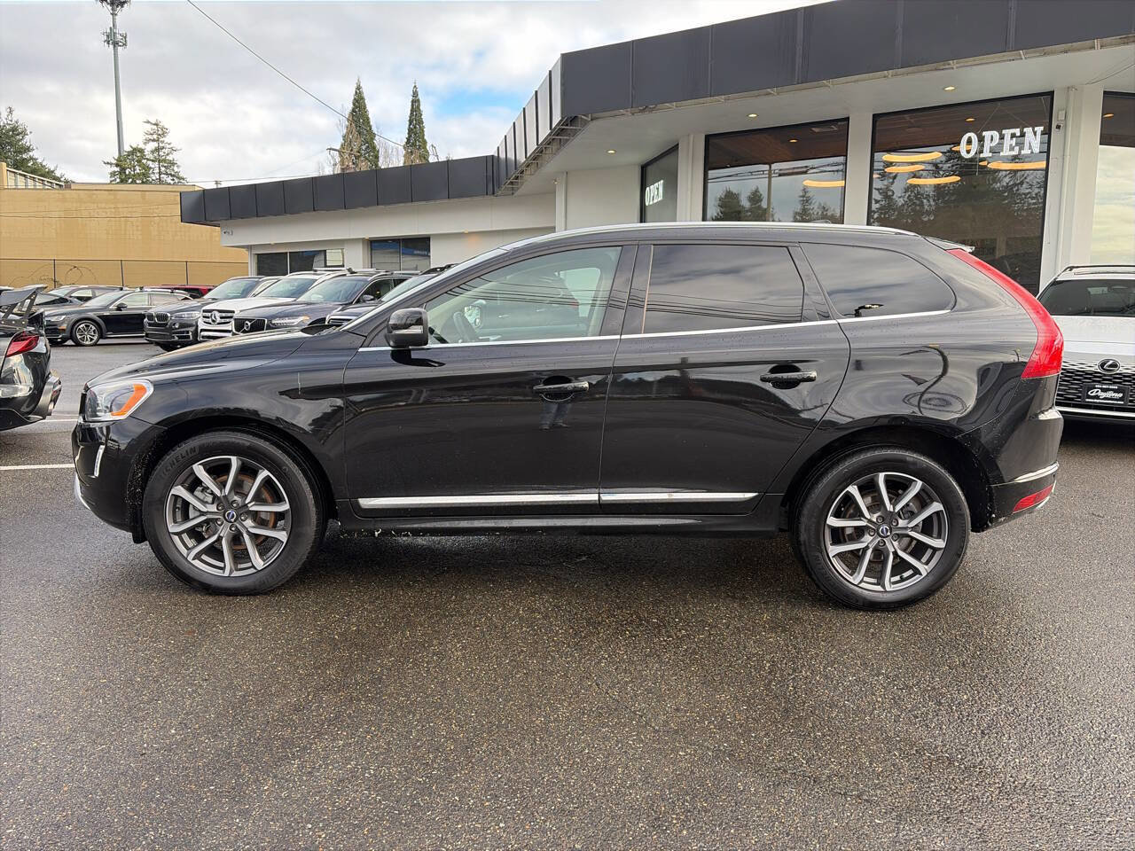 Used 2016 Volvo XC60 T5 Premier image 2