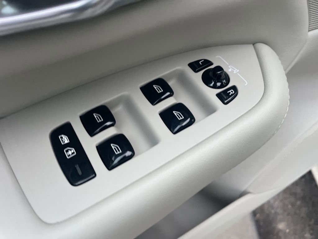 Certified 2024 Volvo XC90 B6 Ultimate image 20