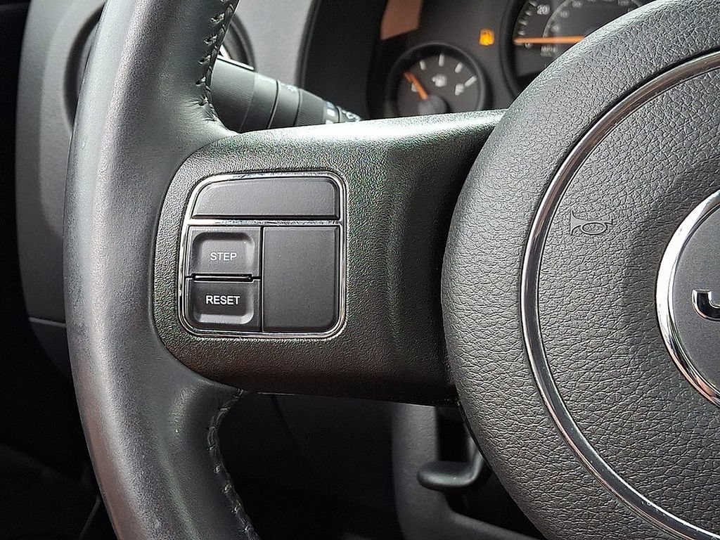 Used 2016 Jeep Patriot High Altitude AWD/4WD image 25