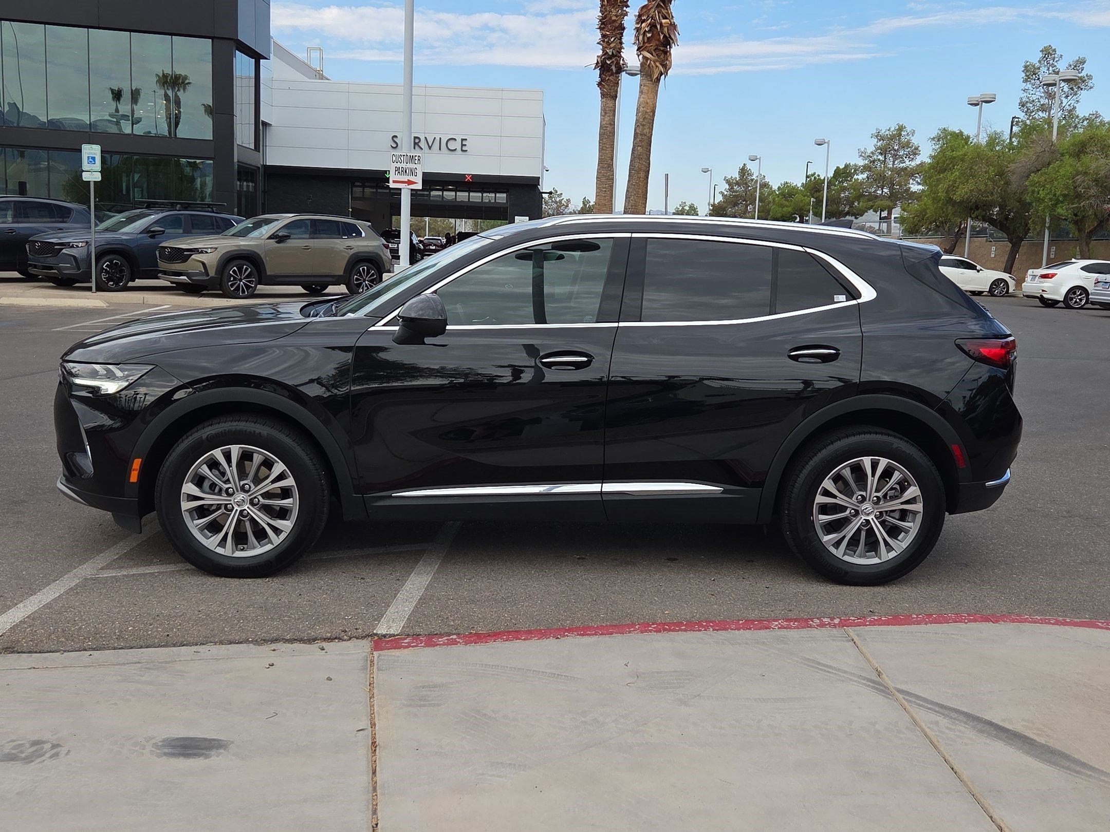 Certified 2022 Buick Envision Preferred FWD image 2