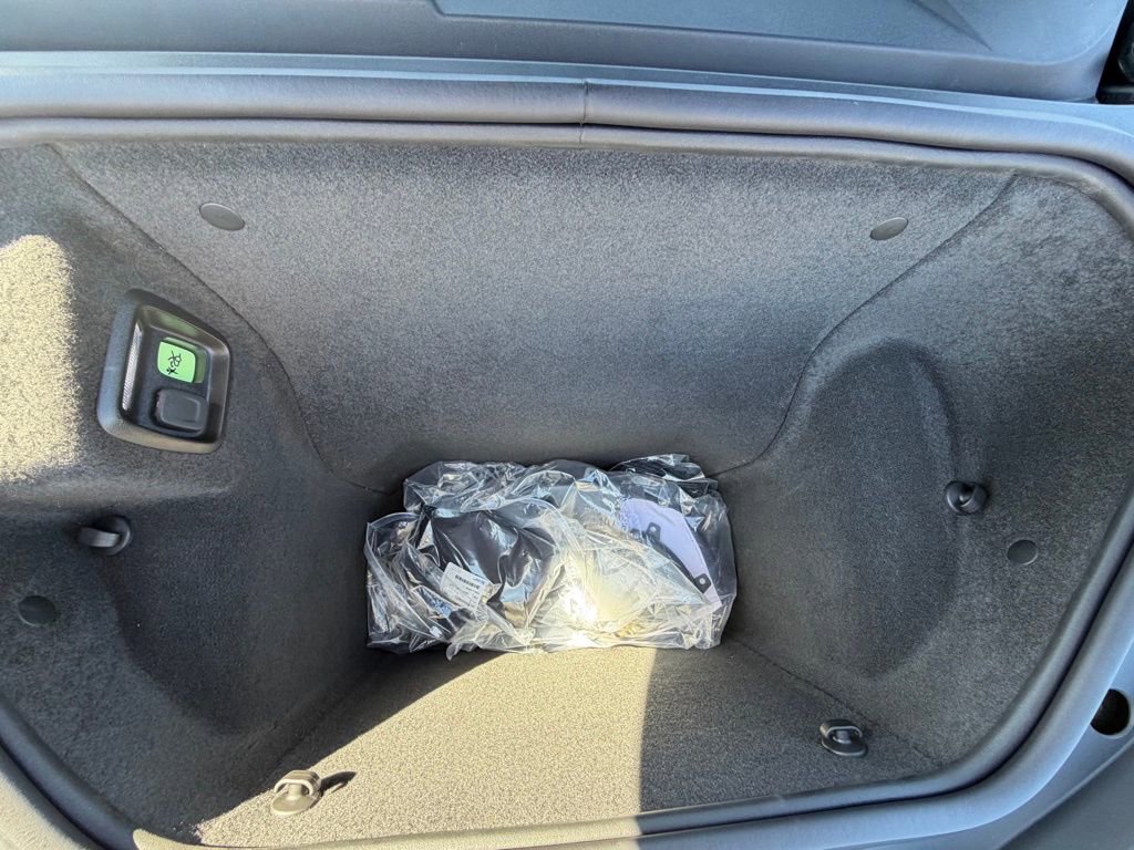 Used 2024 Chevrolet Corvette Stingray Preferred Cpe w/ Z51 Performance Package image 9