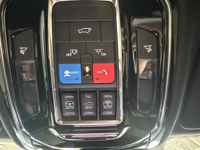 Used 2023 Jeep Grand Cherokee Overland AWD/4WD image 49
