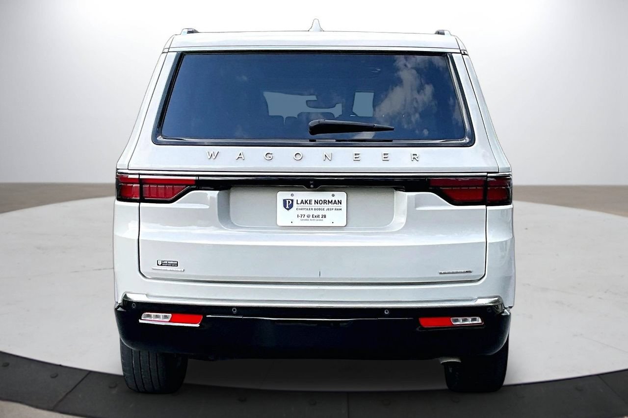 Certified 2022 Jeep Wagoneer Series III w/ Premium Group I AWD/4WD image 8