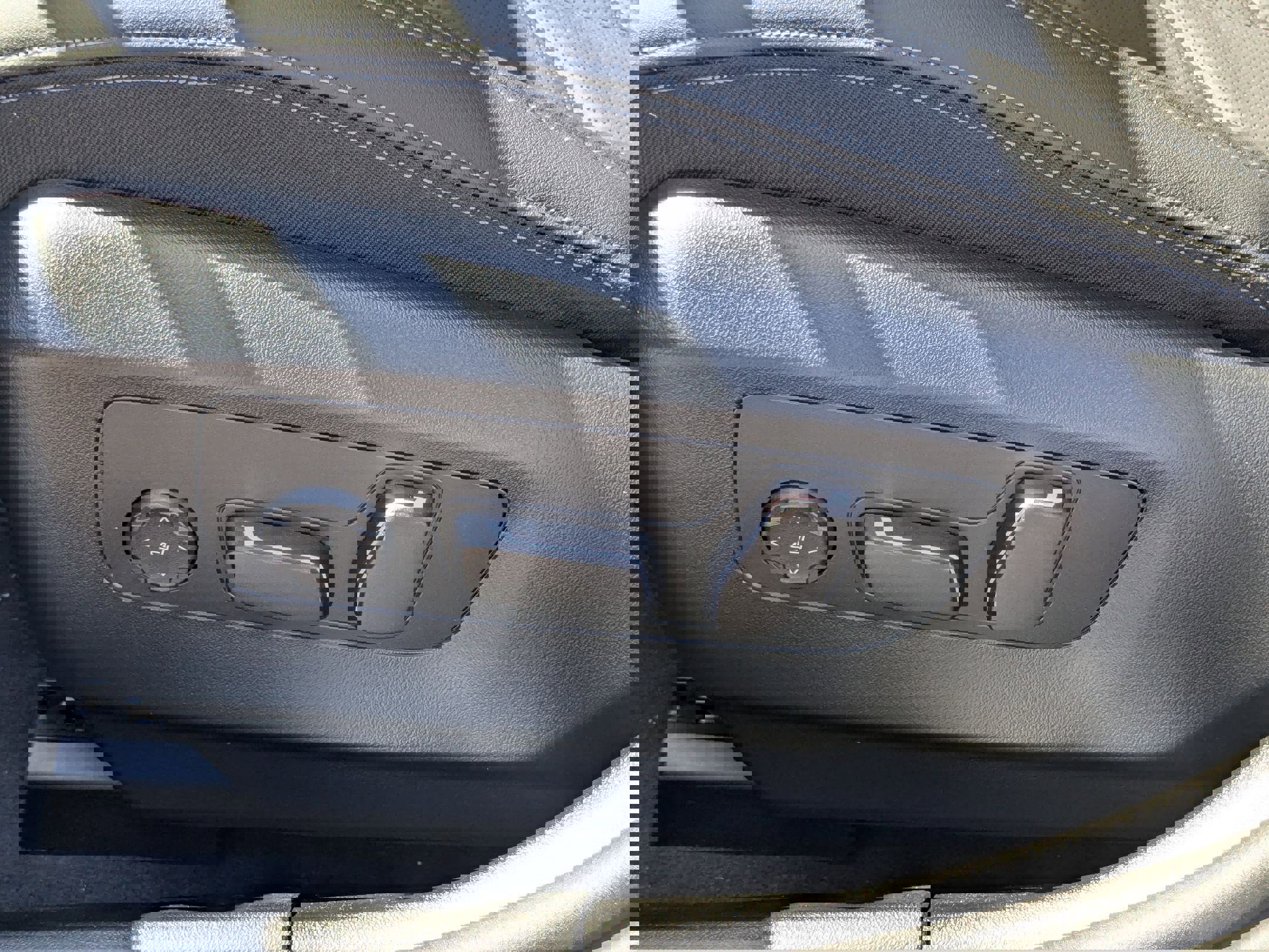 New 2026 BMW i5 eDrive40 w/ M Sport Package image 16