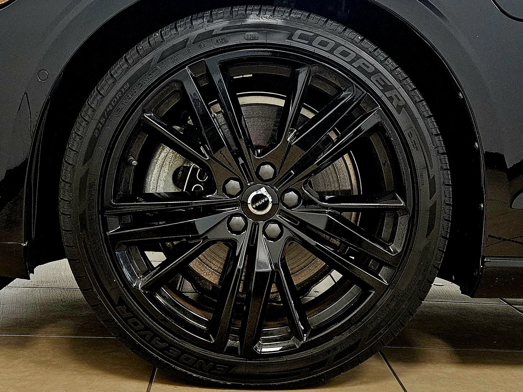 Used 2022 Volvo S60 T8 R-Design w/ Advanced Package AWD/4WD image 35