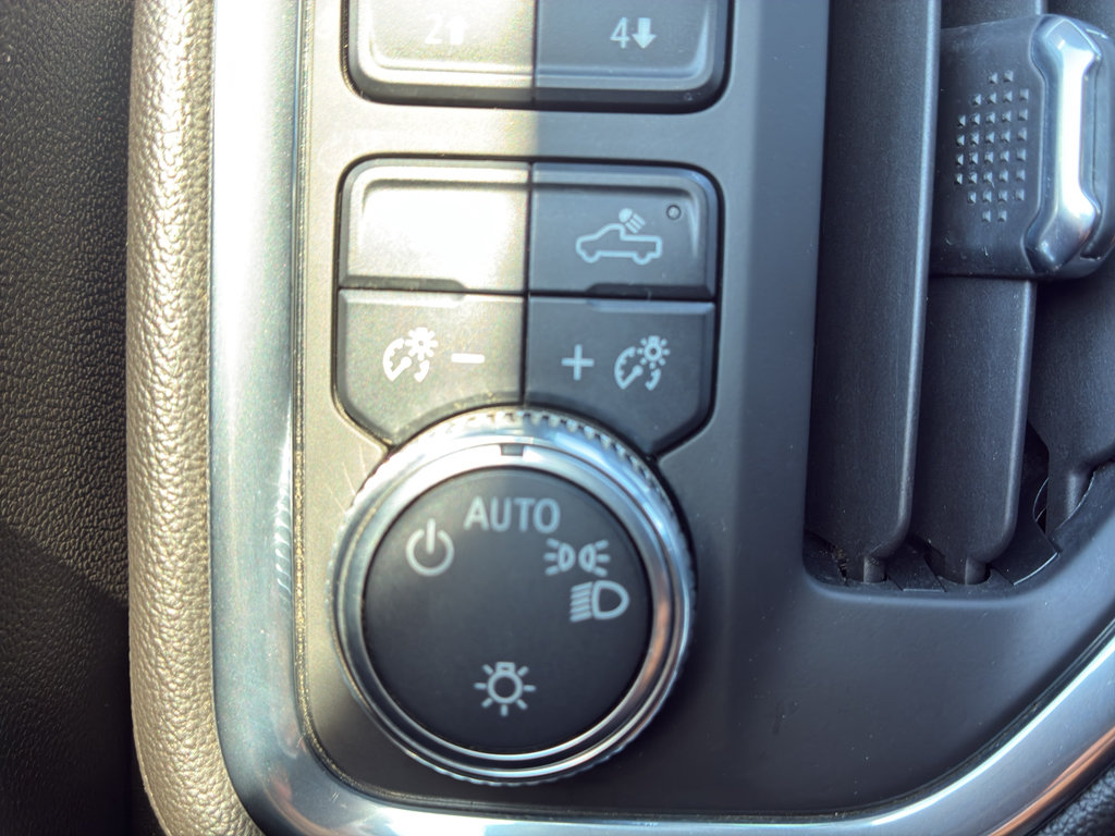 Used 2021 GMC Sierra 1500 Elevation w/ Preferred Package AWD/4WD image 33