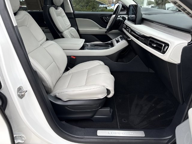 Used 2025 Lincoln Aviator Reserve w/ Equipment Group 201A AWD/4WD image 14