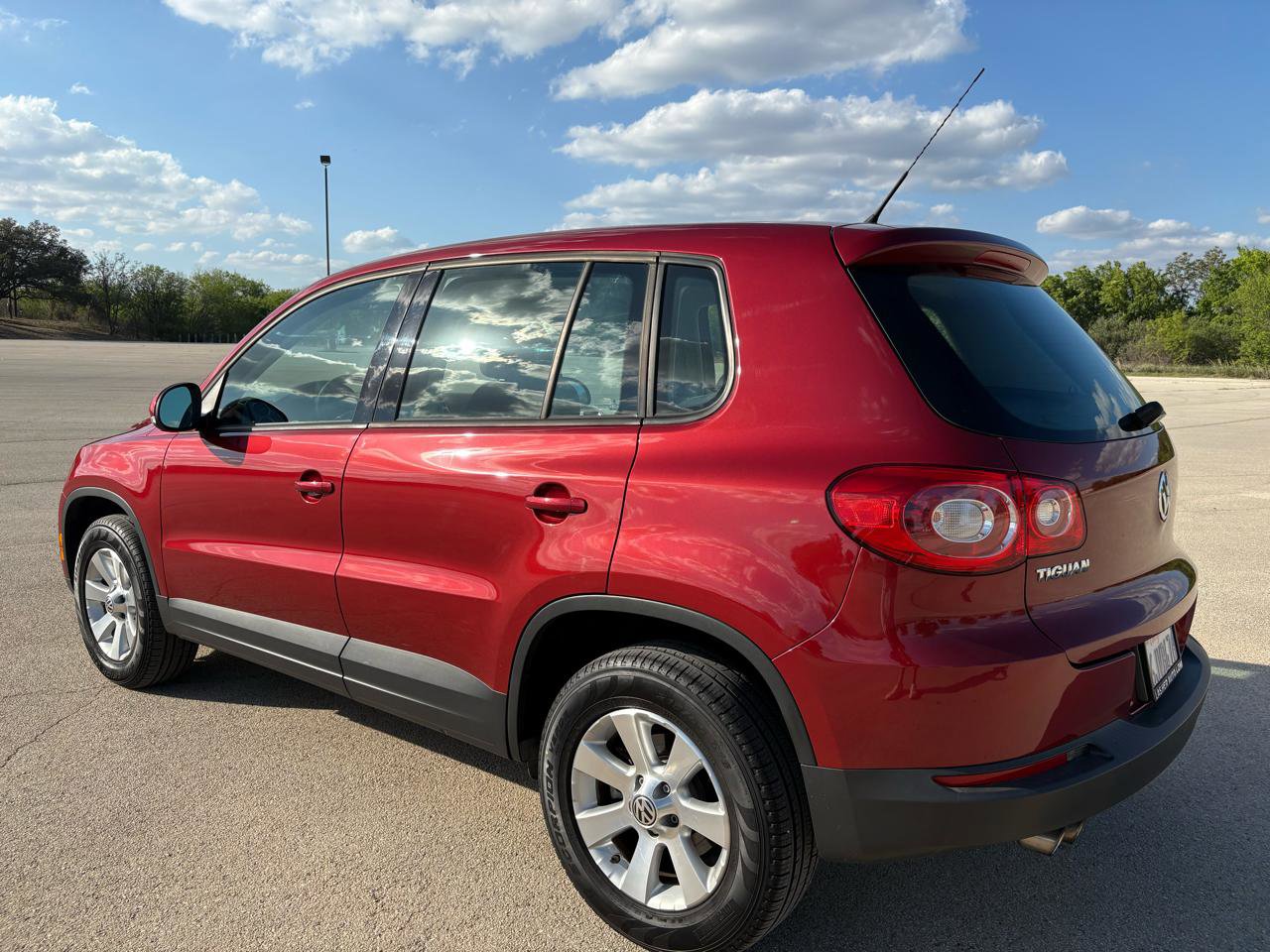 Used 2010 Volkswagen Tiguan S FWD image 51