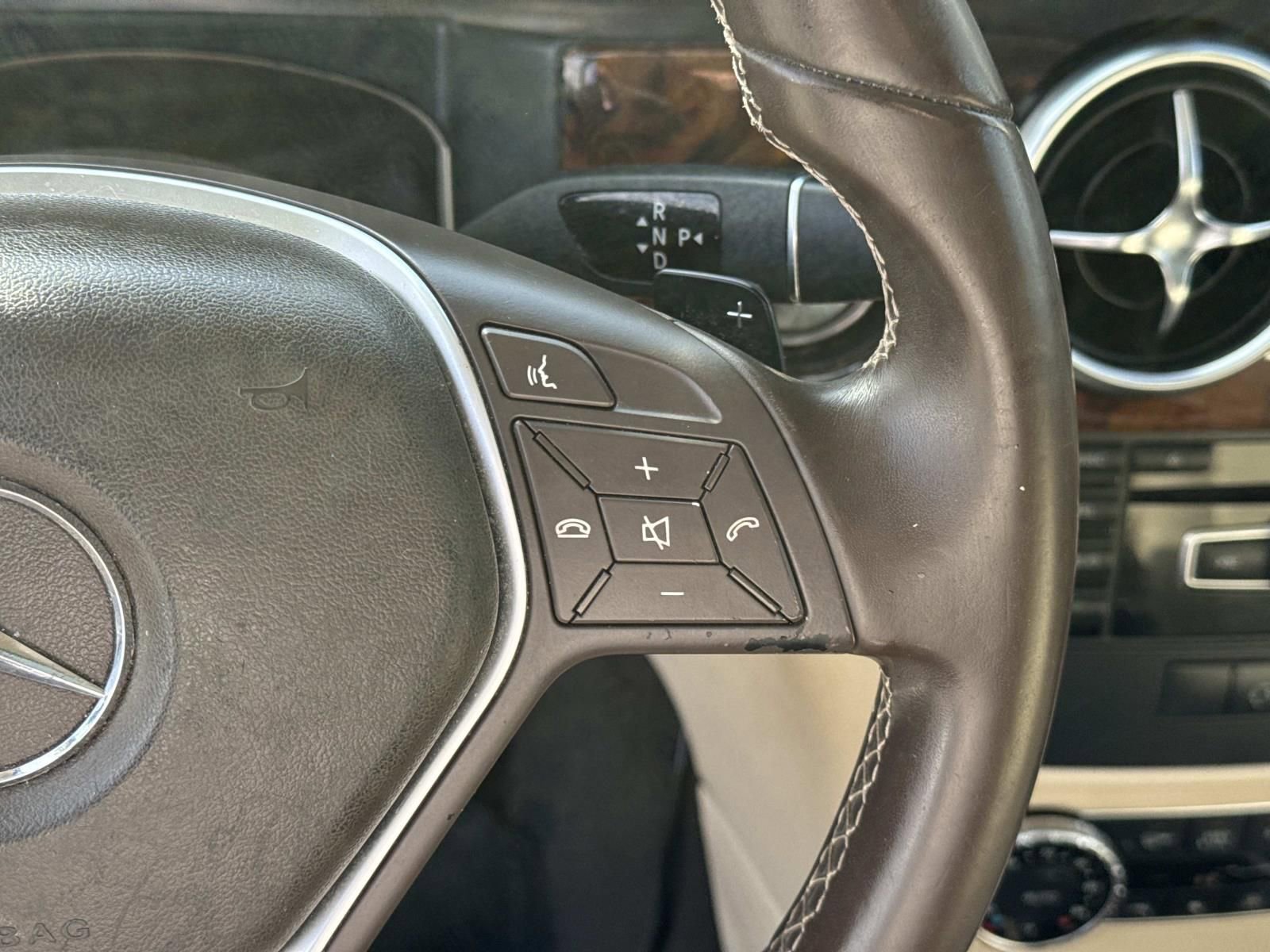 Used 2013 Mercedes-Benz GLK 350 4MATIC image 24